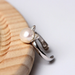 Load image into Gallery viewer, Cat Ear Pearl Ring
